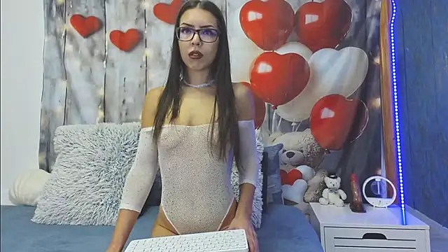 EmaLowe online show from September 20, 2025, 2:12 am