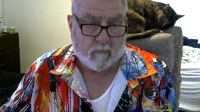 Snapshot of viejo_oso chatting on October 25, 2025, 4:46 pm viejo oso online show from October 25, 2025, 4:46 pm