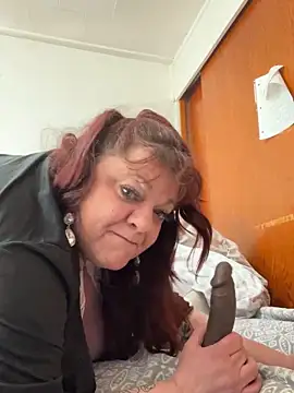 Snapshot of Luciouslouise72@xh chatting on September 12, 2025, 10:21 pm Luciouslouise72xh online show from September 12, 2025, 10:21 pm