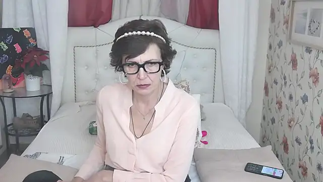 Snapshot of SilviaHart chatting on September 11, 2025, 1:11 pm SilviaHart online show from September 11, 2025, 1:11 pm