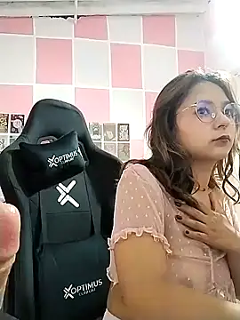 Snapshot of Paulina_mosh chatting on February 20, 2025, 2:24 pm Paulina mosh online show from February 20, 2025, 2:24 pm