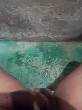 yaxom33 online show from March 11, 2026, 12:05 am