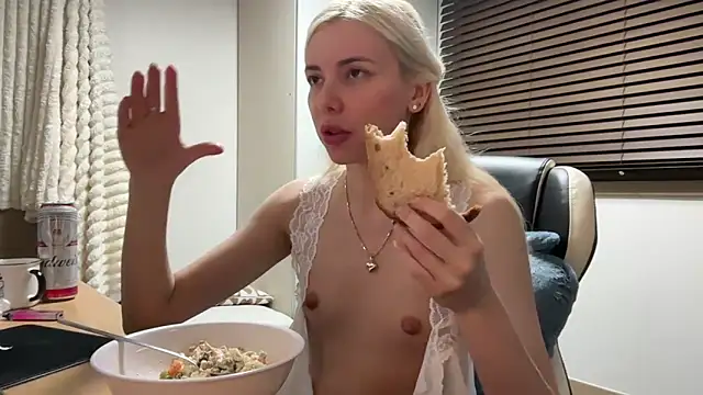 yunasuka online show from January 1, 2025, 3:24 pm