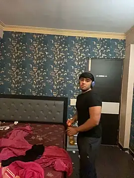 Snapshot of sunny49477 chatting on December 29, 2024, 7:43 pm sunny49477 online show from December 29, 2024, 7:43 pm