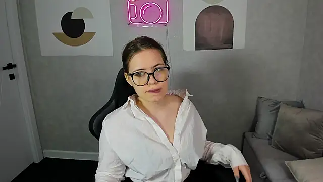 EricaElliott online show from January 9, 2025, 9:16 am