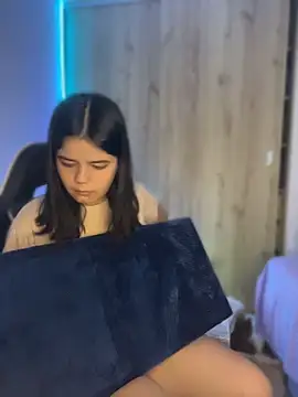 pretty angela1 online show from April 16, 2026, 4:13 am