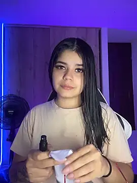 Snapshot of pretty_angela1 chatting on June 17, 2026, 8:17 am pretty angela1 online show from June 17, 2026, 8:17 am