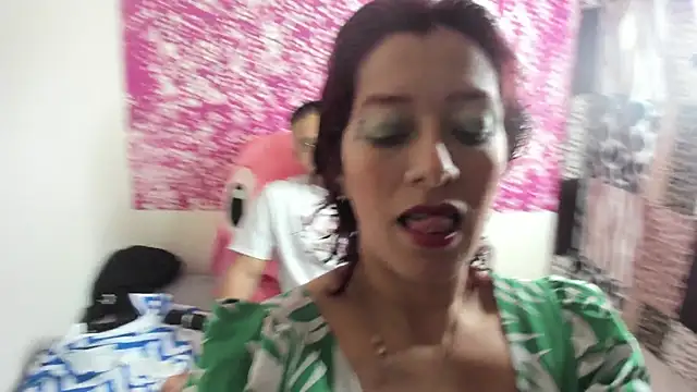 Snapshot of Laura_hellss chatting on October 21, 2025, 10:32 pm Laura hellss online show from October 21, 2025, 10:32 pm