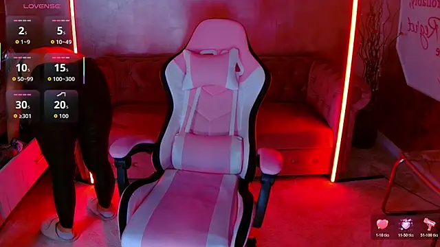 evanew  online show from November 29, 2025, 5:49 pm