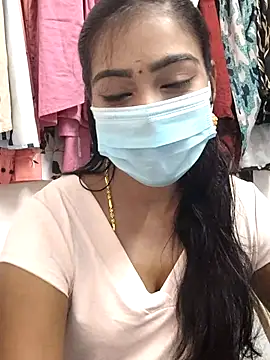 Snapshot of meena_27 chatting on February 14, 2025, 4:37 am meena 27 online show from February 14, 2025, 4:37 am