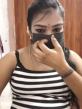 Snapshot of meena_27 chatting on March 17, 2025, 4:11 pm meena 27 online show from March 17, 2025, 4:11 pm