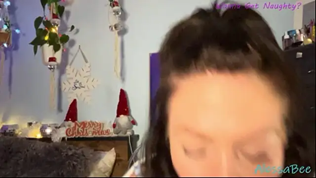 AlessasRoom online show from December 15, 2025, 5:23 am