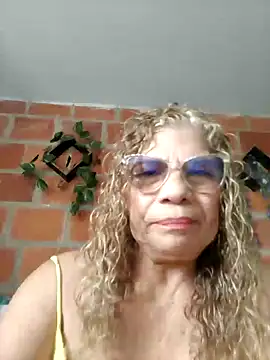 Snapshot of indiraa-channell chatting on January 1, 2025, 7:32 pm indiraa-channell online show from January 1, 2025, 7:32 pm