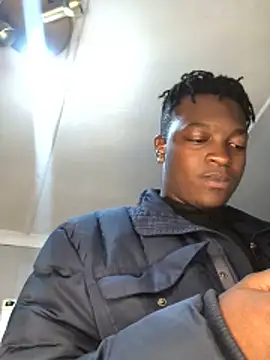 Redfucks333 online show from November 17, 2025, 4:46 pm