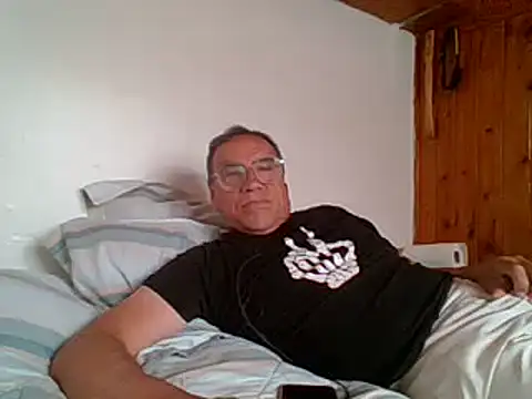 santiagon2015 online show from January 12, 2025, 7:21 pm