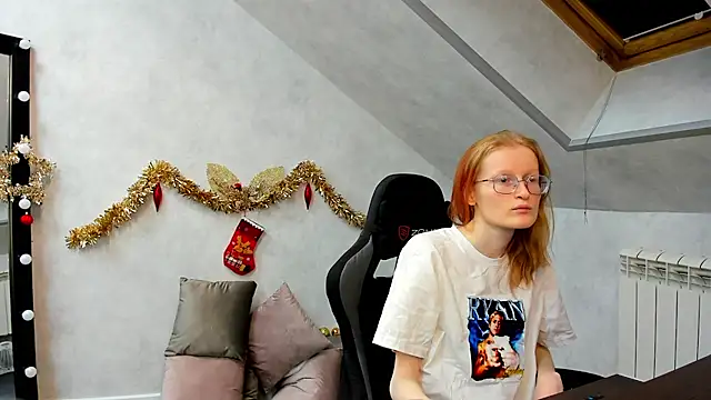 Snapshot of ElizabethHarpper chatting on January 7, 2025, 1:38 am ElizabethHarpper online show from January 7, 2025, 1:38 am