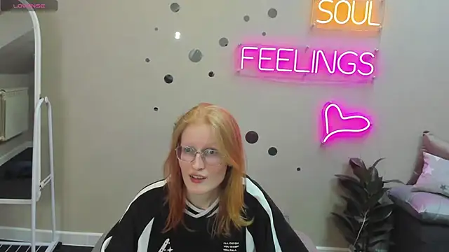 Snapshot of ElizabethHarpper chatting on January 17, 2025, 3:00 pm ElizabethHarpper online show from January 17, 2025, 3:00 pm