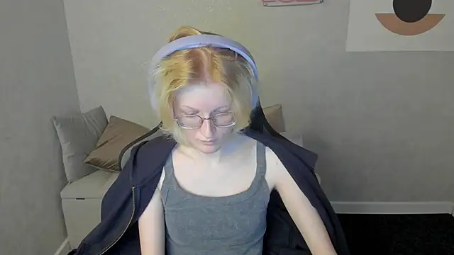 Snapshot of ElizabethHarpper chatting on September 14, 2025, 8:13 am ElizabethHarpper online show from September 14, 2025, 8:13 am