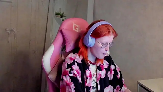 Snapshot of ElizabethHarpper chatting on February 5, 2026, 8:08 am ElizabethHarpper online show from February 5, 2026, 8:08 am