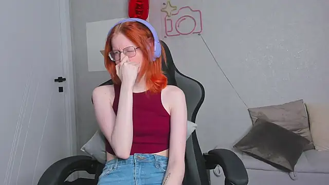 Snapshot of ElizabethHarpper chatting on February 18, 2026, 9:27 am ElizabethHarpper online show from February 18, 2026, 9:27 am