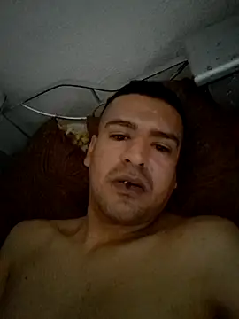 Snapshot of elverg4313 chatting on July 6, 2026, 3:36 pm elverg4313 online show from July 6, 2026, 3:36 pm