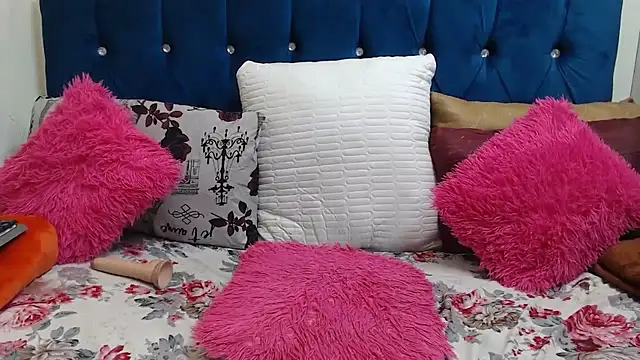 SexyLadyBoosxx online show from February 8, 2026, 1:36 pm