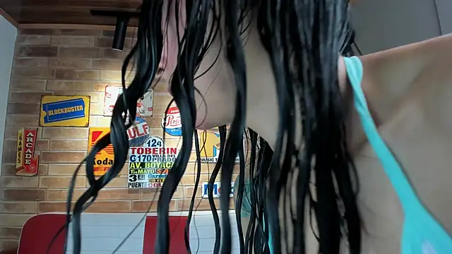 miss   evangeline online show from October 10, 2025, 2:32 am