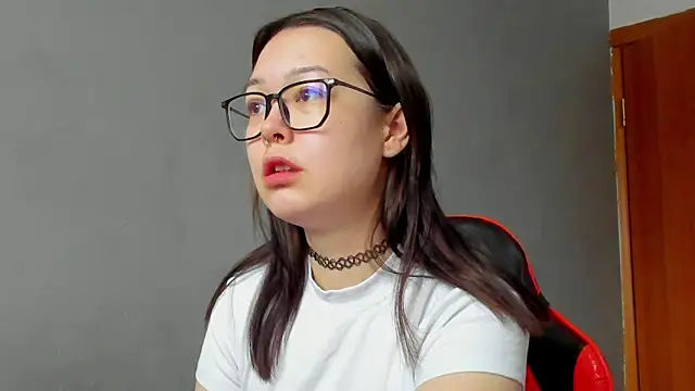 kittenrisha online show from January 20, 2025, 7:36 am