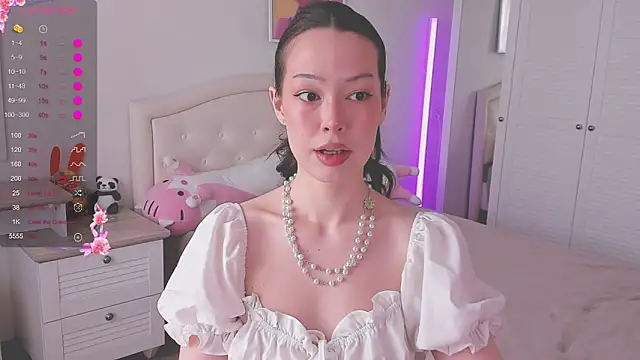 kittenrisha online show from April 18, 2026, 5:11 am