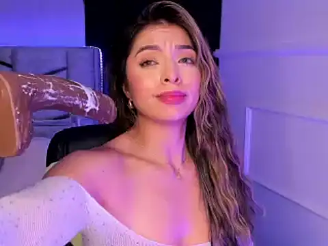 daniiphoeniixx online show from February 22, 2025, 6:39 am