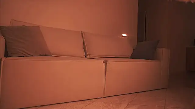 alittlestarrr online show from January 21, 2025, 7:50 pm