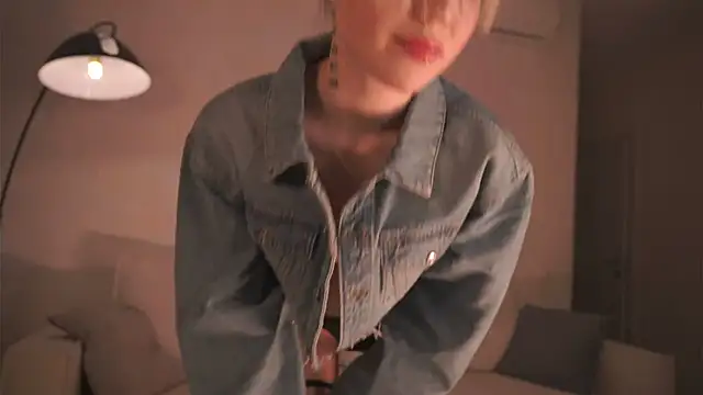 alittlestarrr online show from January 28, 2025, 2:53 am