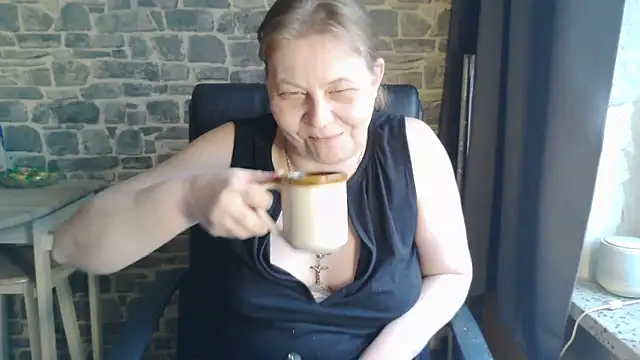 Sweet Phoenix online show from February 2, 2026, 12:37 pm