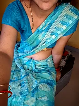 lovelygirl4567 online show from September 28, 2025, 9:14 am