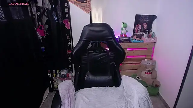 noah420sr online show from December 4, 2025, 2:04 pm