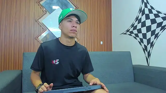 Snapshot of anyelo_waller chatting on February 13, 2025, 12:21 pm anyelo waller online show from February 13, 2025, 12:21 pm