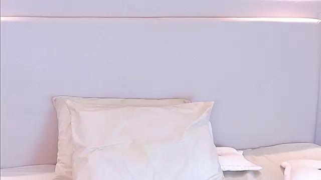 Snapshot of NickyBelmonth chatting on March 11, 2025, 3:02 pm NickyBelmonth online show from March 11, 2025, 3:02 pm