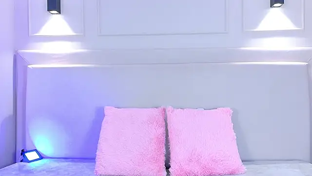 Snapshot of NickyBelmonth chatting on September 17, 2025, 11:34 am NickyBelmonth online show from September 17, 2025, 11:34 am