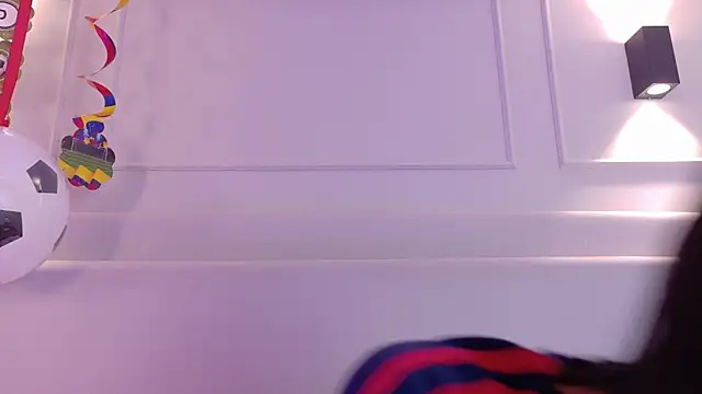 NaomiKlarc online show from June 18, 2026, 11:36 am