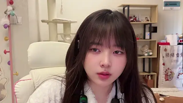 Chenjing0 online show from February 28, 2026, 4:35 am