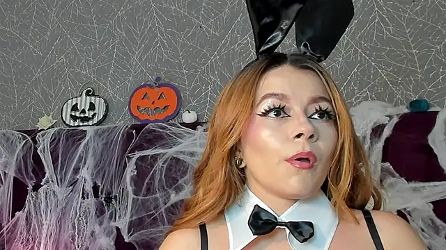 LiaCathaleya online show from October 31, 2025, 6:20 pm