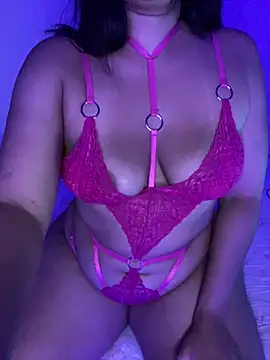 julianabun online show from January 8, 2025, 7:24 pm