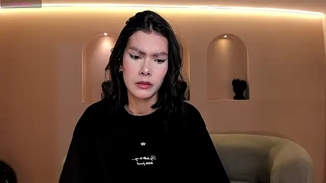 NiaSalvatore online show from September 14, 2025, 4:28 pm