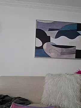 karina warthon online show from April 7, 2026, 5:35 pm