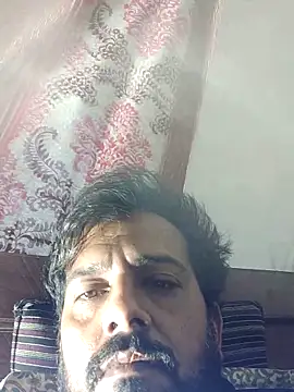 MAGNETICDADDY8 online show from December 14, 2025, 2:17 am