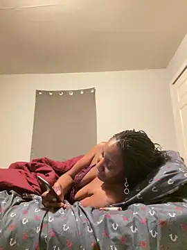 Snapshot of Yoshibaby2670 chatting on February 3, 2025, 4:46 am Yoshibaby2670 online show from February 3, 2025, 4:46 am