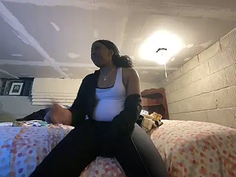 Snapshot of Yoshibaby2670 chatting on March 1, 2025, 2:48 am Yoshibaby2670 online show from March 1, 2025, 2:48 am