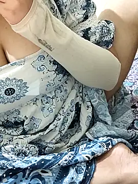 Snapshot of mallupriyapriya chatting on February 8, 2026, 5:16 pm mallupriyapriya online show from February 8, 2026, 5:16 pm