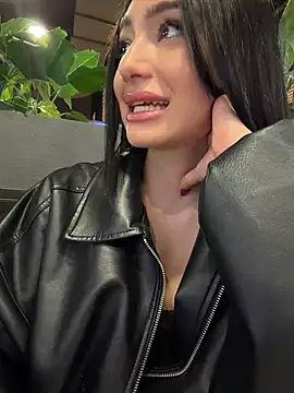 Maddy Jones online show from June 22, 2026, 10:51 pm