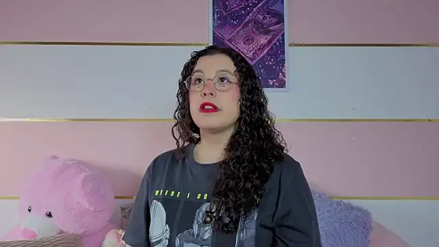 Charlotte  Miller online show from December 15, 2025, 11:58 am